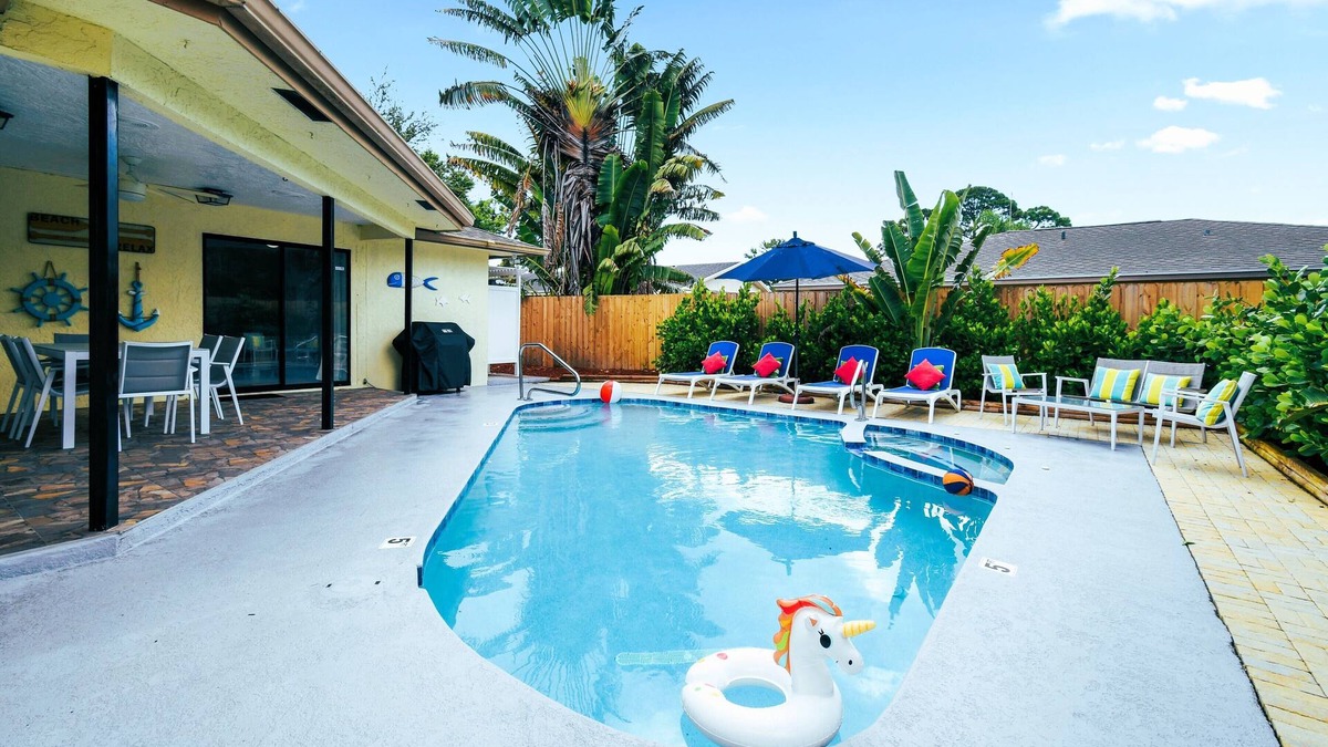 BallenIsles House | PALM PARADISE ☆ DIGSIFY ☆ PRIVATE HEATED POOL & JACUZZI ☆ NEAR BEACHES & PGA
