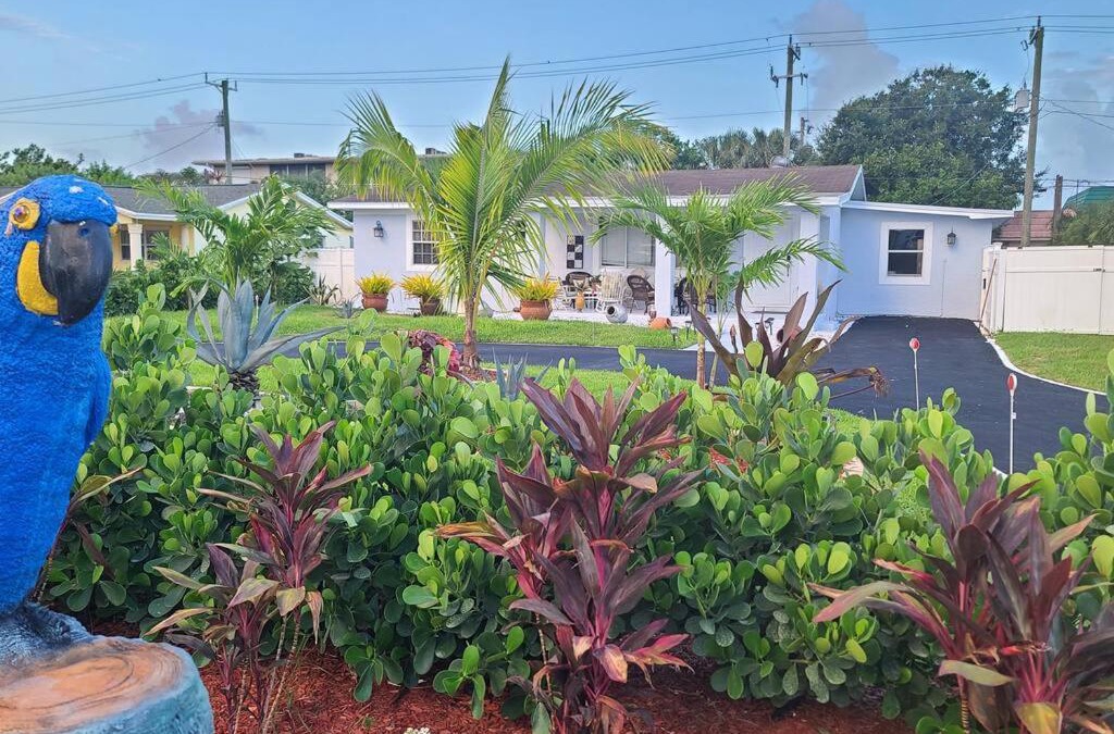 Palm Springs House | Palm Springs 3-Bedroom 2-Bath 5 Miles to the Beach