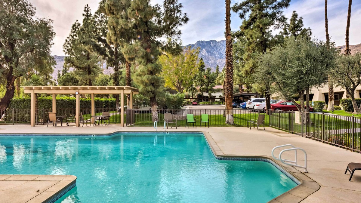 Racquet Club West Apartment | Palm Springs Retreat w/Pool Access & Valley Views