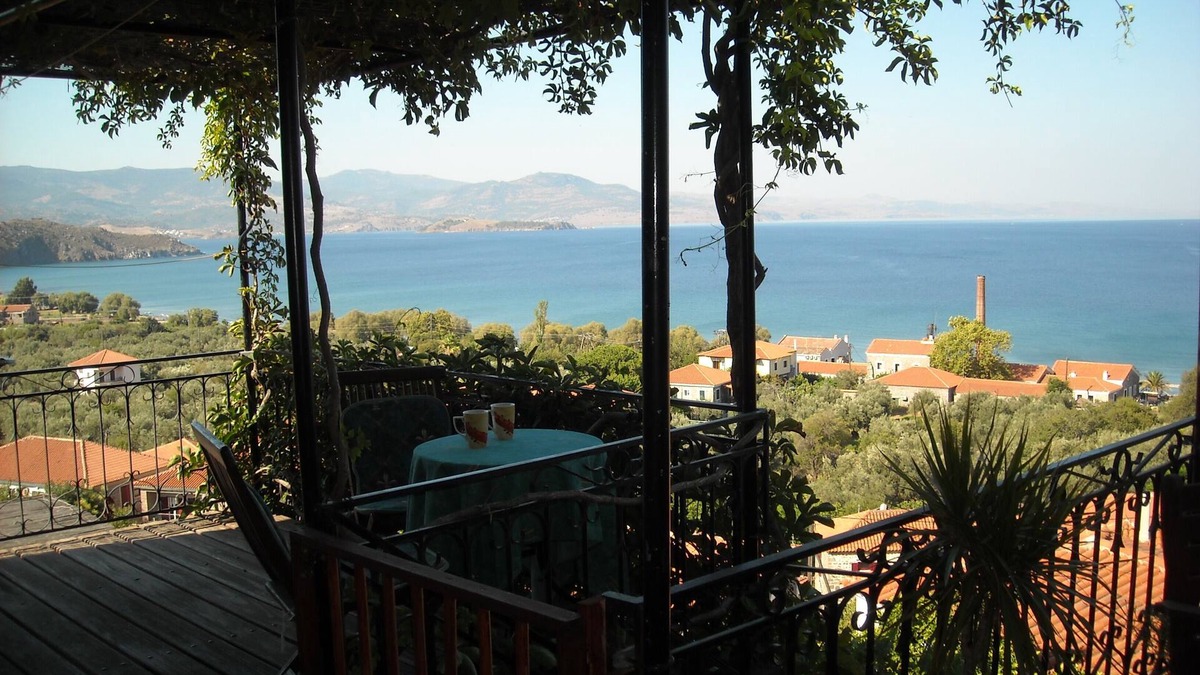 Mithimna Apartment | Palm Tree Apartment 2 Central Molivos apartment with panoramic views