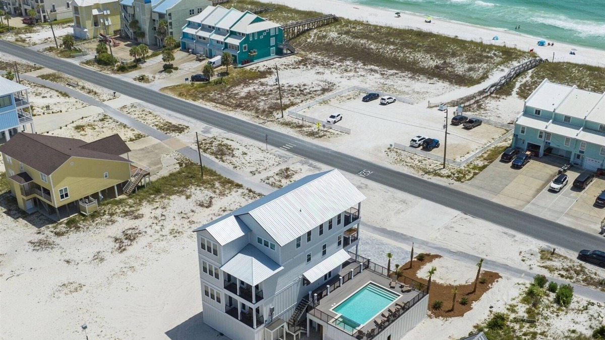 Navarre Beach House | Palm Tree Paradise 🌞🌴 Sleeps 32 w/Gulf Views, Pool, Hot Tub + Event Friendly