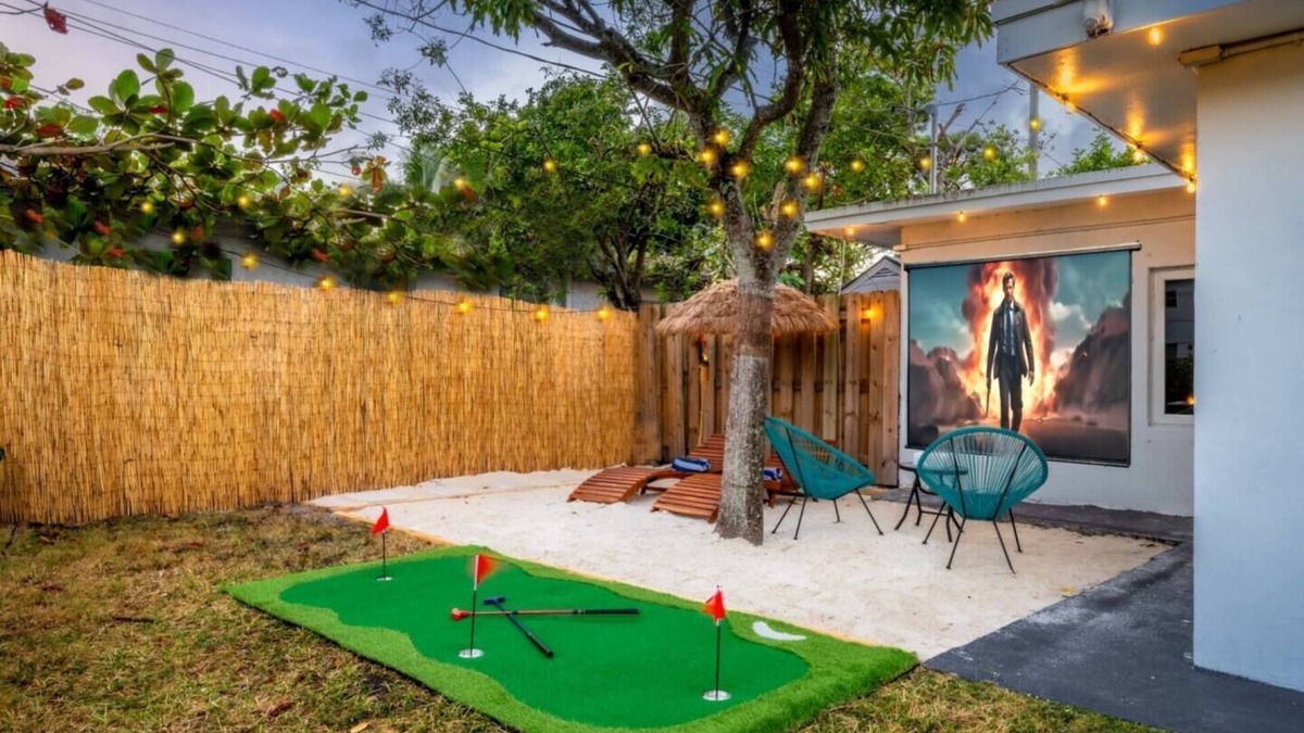 Central Oakland Park House | Palm Vista House – Your Ultimate Work Hard Play Hard South Florida Escape!