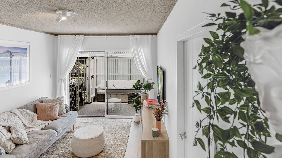 Miami Apartment | PALMA - Couples Beach Getaway, 2 minutes to the beach!