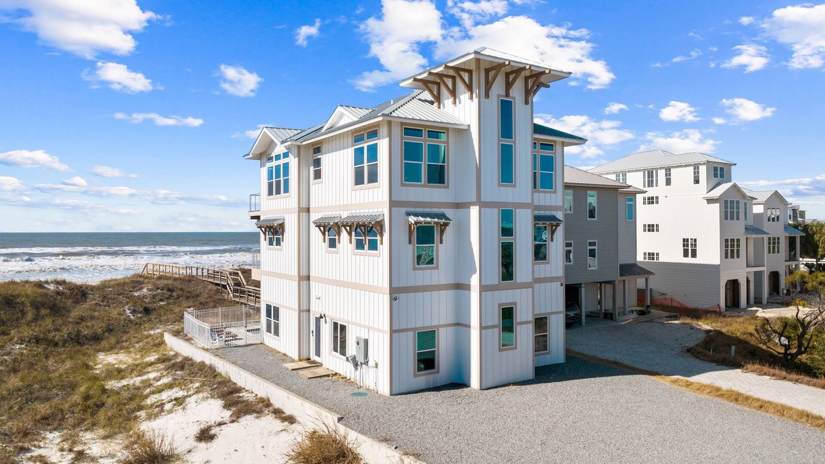 Port St. Joe House | Palmetto: Stunning Beachfront Oasis- 8 BR, Pri. Pool, Pet Friendly, Sleeps 16!