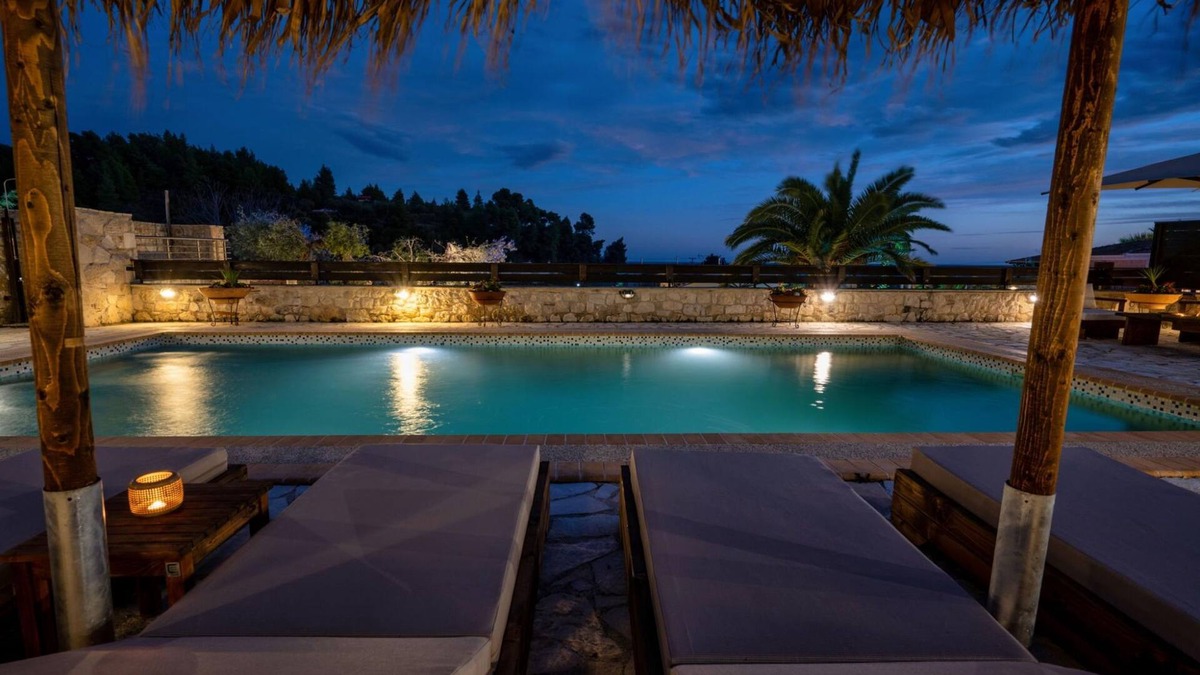 Nea Skioni Villa | Palmrise Luxury Villas - Thea Villa