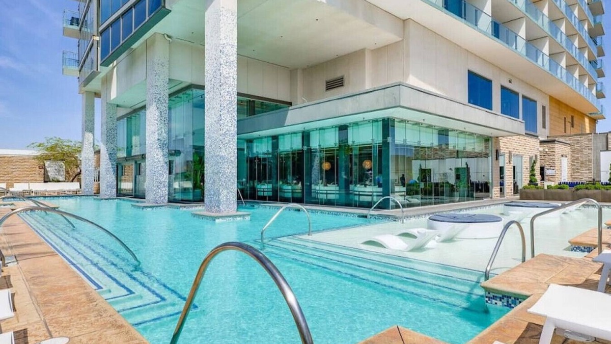 Las Vegas Apartment | Palms place residence deluxe condo with Pool & Gym