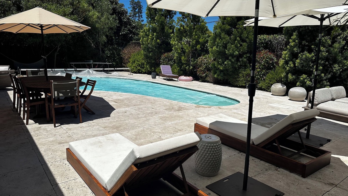Palo Alto House | Palo Alto Furnished Eichler Mid Century House with pool