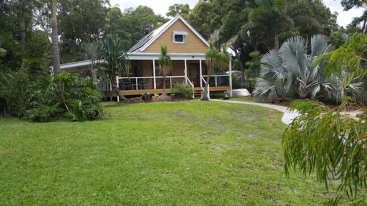 Brisbane Waterfront House | Pandanus in Cowan Cowan