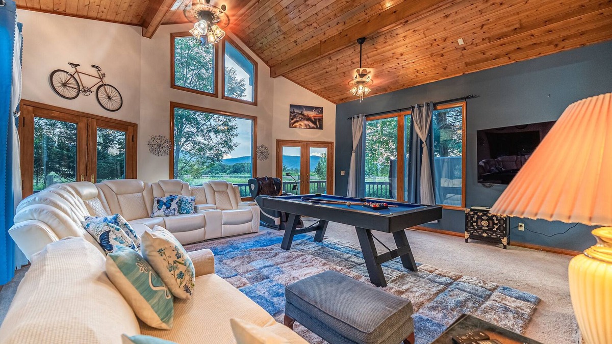 Davis House | Panorama Point - Gorgeous views, hot tub, theater