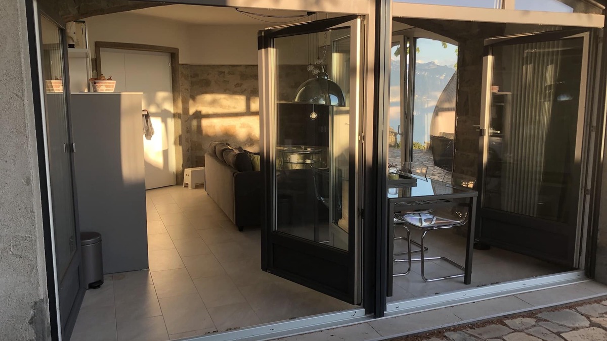 Chexbres Villa | Panoramic APT in the Vineyard with stunning 360 ° view of Lake Geneva and Alps
