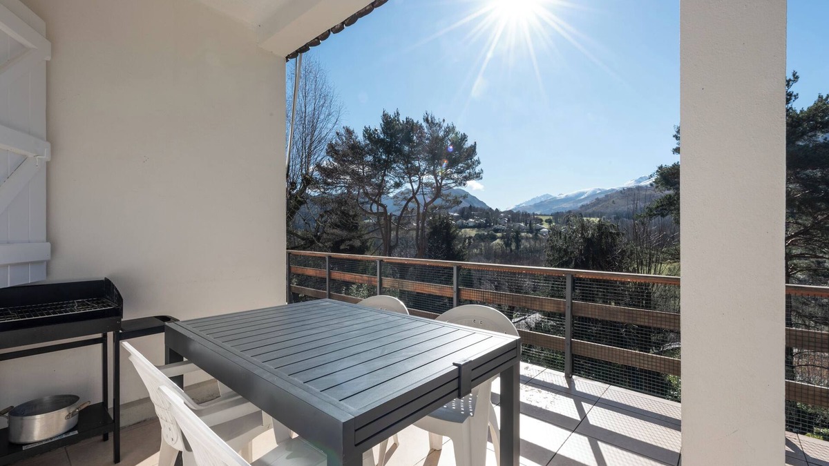 Bagneres-de-Bigorre Ski Chalet | Panoramic Chalet in Bagnères-de-Bigorre Pic du Midi View Garden and Private Parking