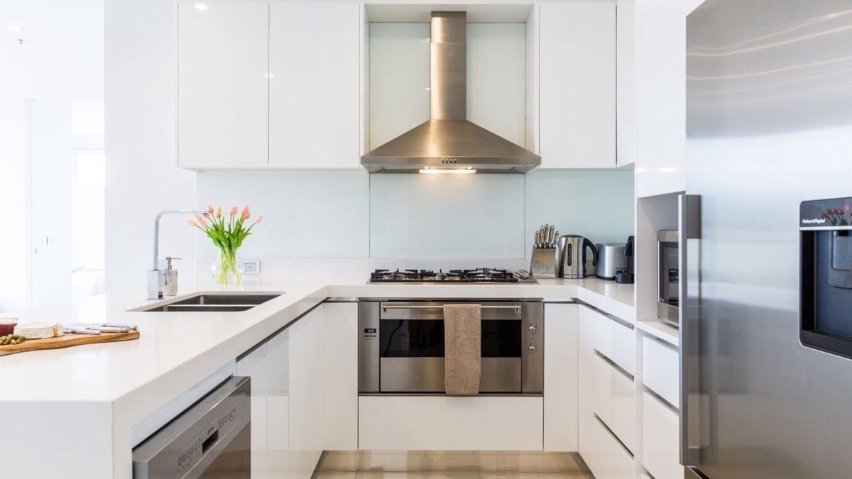 Fitzroy North Apartment | Panoramic City Views in Funky Fitzroy