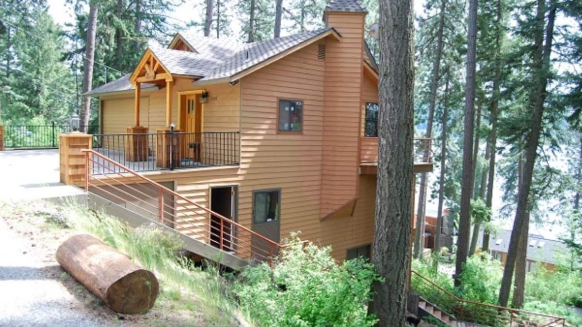 Coeur d'Alene House | Panoramic Coeur D'Alene Lake View - 5 Minutes to Town