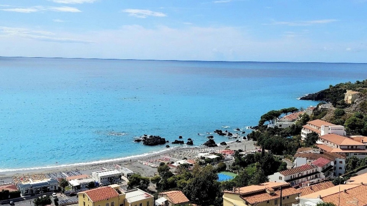 Scalea House | Panoramic ocean and mountain views town house Scalea, Calabria- sleep 7.