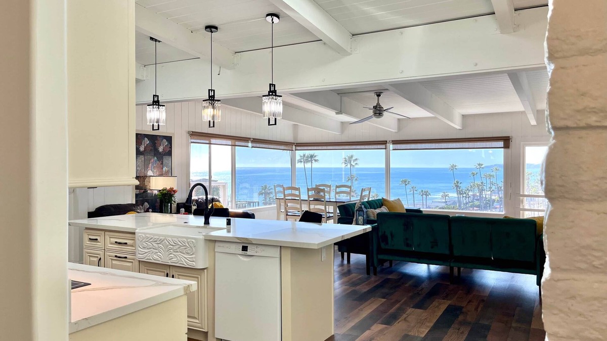 San Clemente House | Panoramic Ocean View Cottage