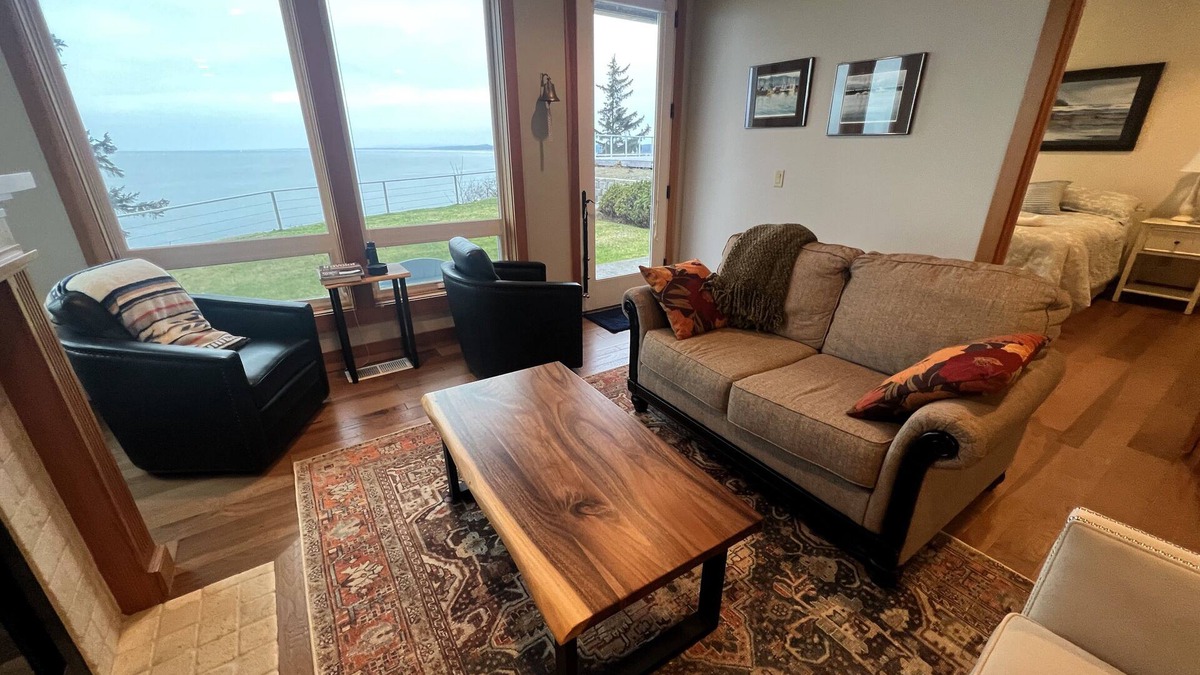 Seaside Condo | Panoramic Ocean Views on the Cliffs at Whalers Point Condominiums (Sleeps 4)