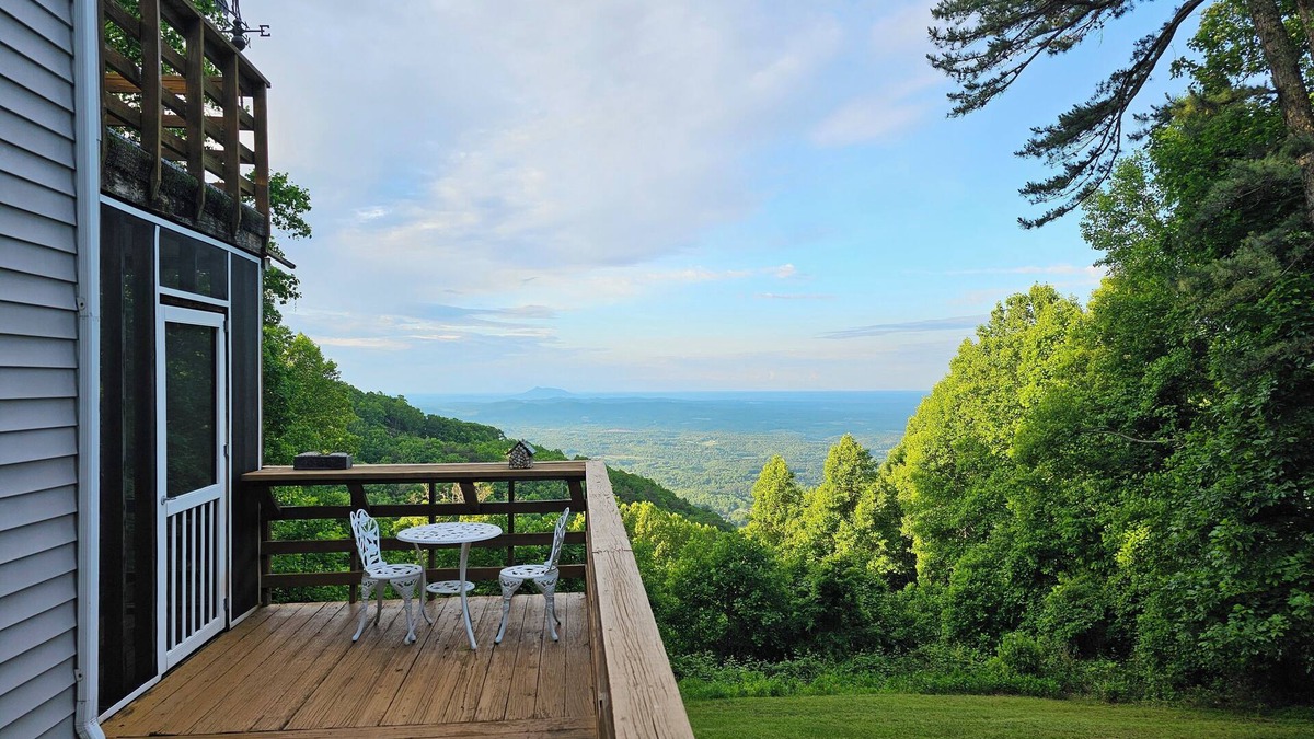 Dan River House | Panoramic Paradise