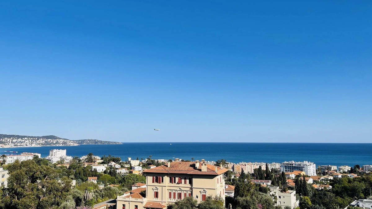 Fabron Apartment | Panoramic sea view, 61m2, Parking - Wifi