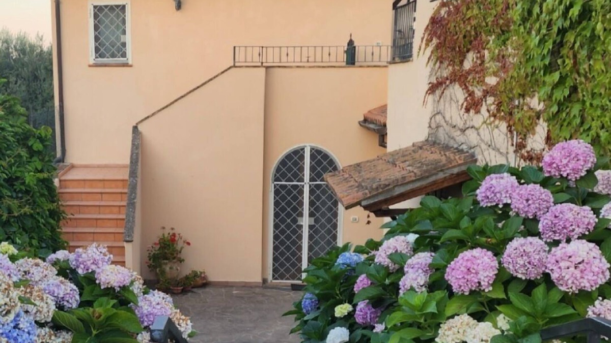 Gradoli Apartment | Panoramic vacation home on Bolsena lake, Family and pet friendly