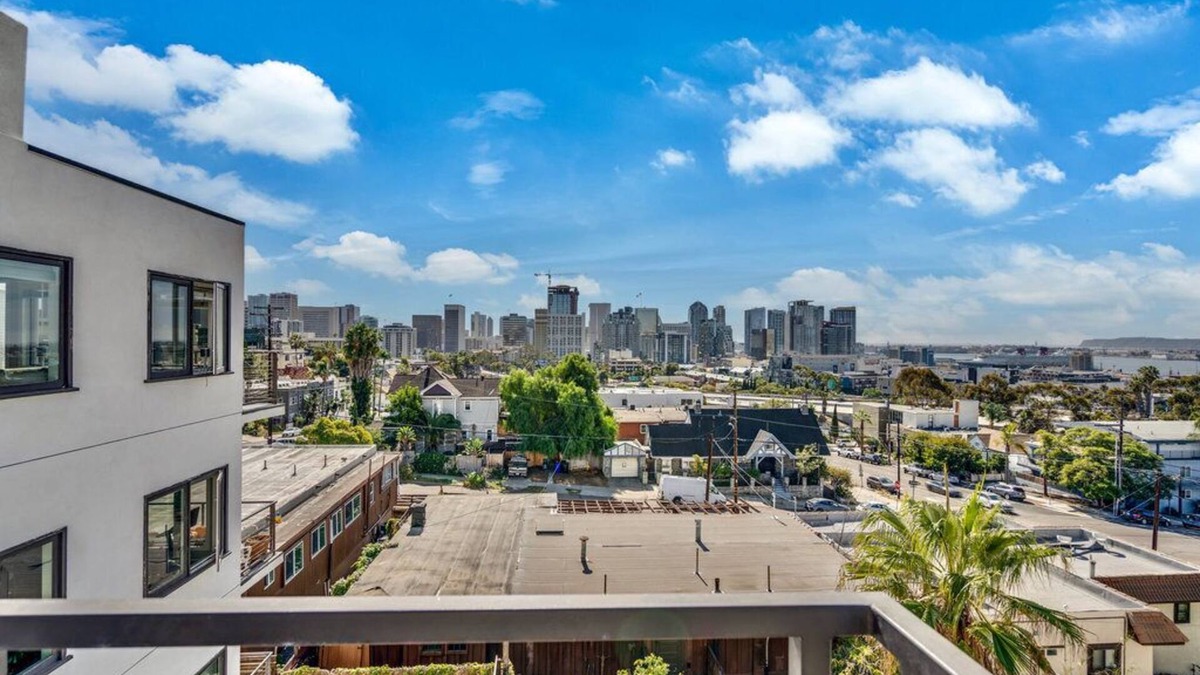 Little Italy Condo | Panoramic View | 2bd/2BA | Sleeps 4 | Parking Available