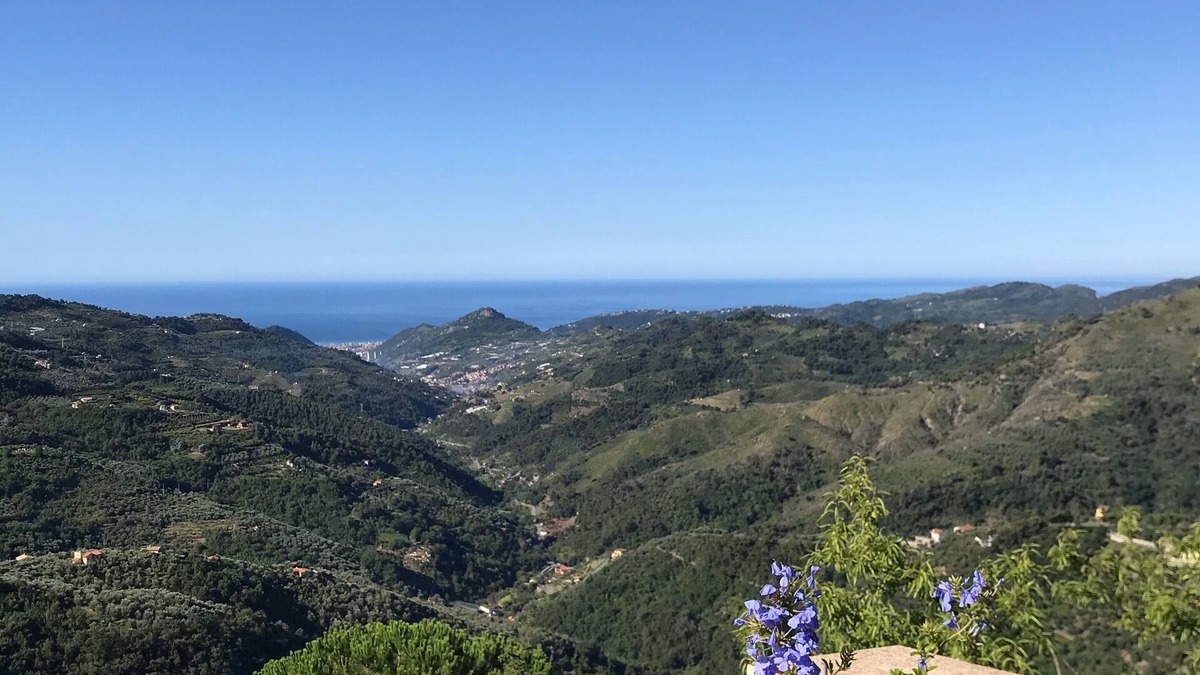 Perinaldo House | Panoramic view of the Mediterranean Sea and the Ligurian mountains.
