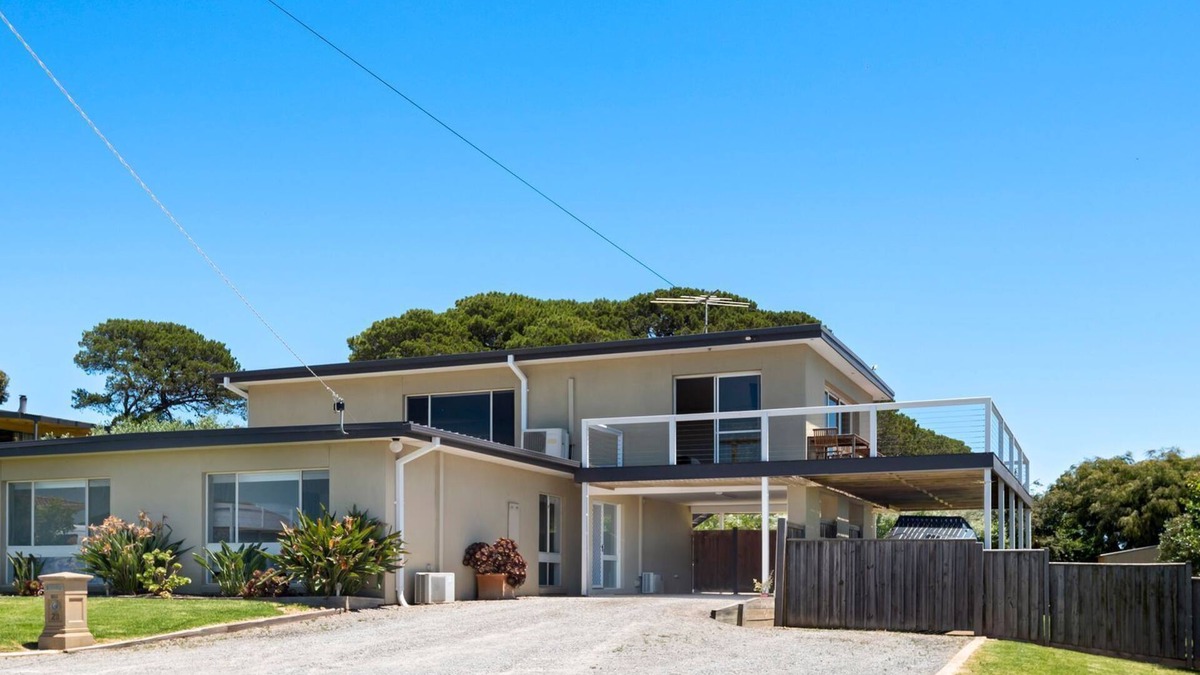 Portarlington House | Panoramic Views - Newly renovated with breathtaking panoramic views of the bay.