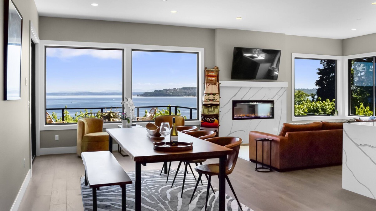 North End House | Panoramic Water Views from Expansive Luxury Point Ruston Estate