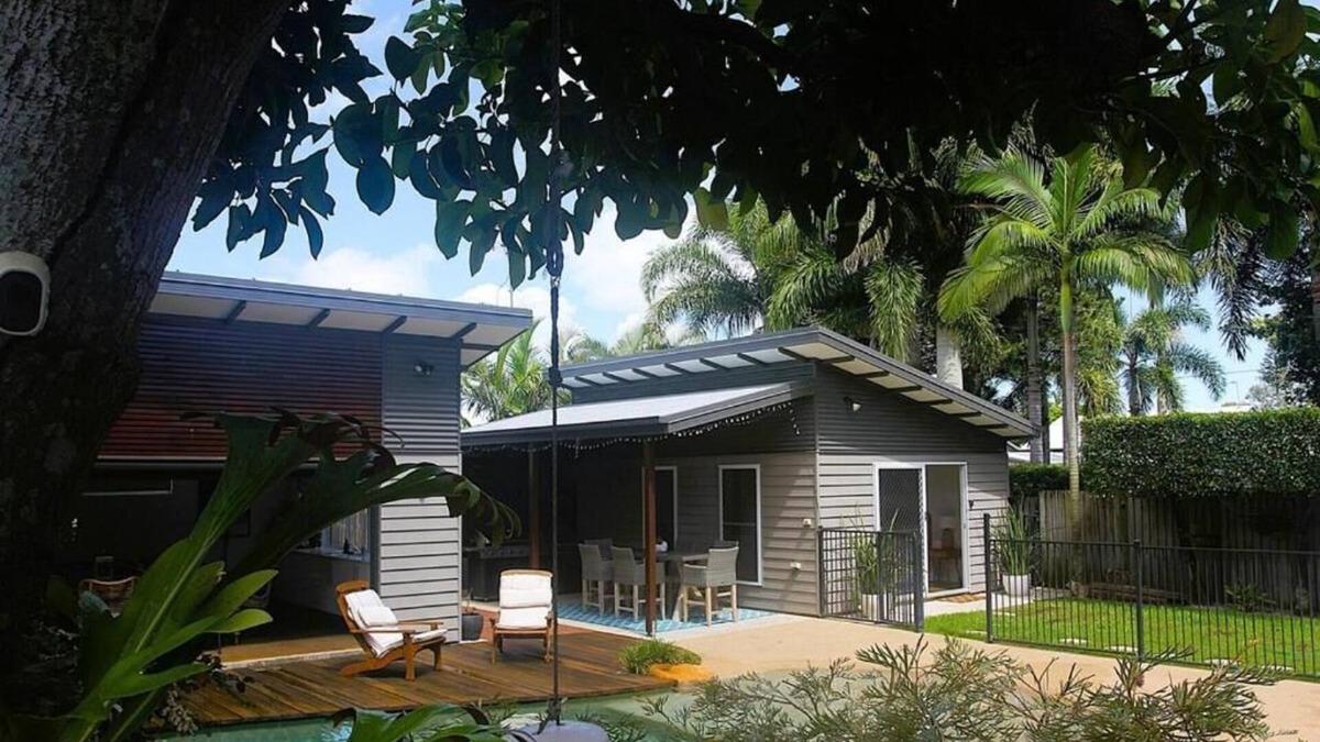 Torquay Villa | Pantai Indah (Beautiful Beach) Villa, Hervey Bay