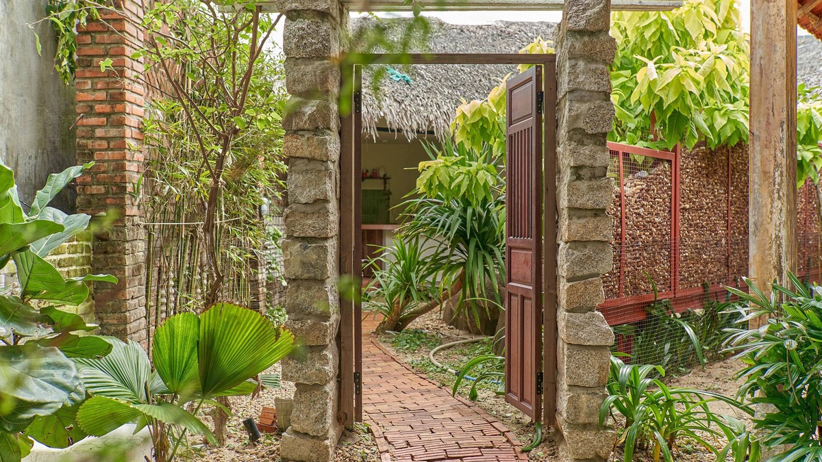 Hoi An House | Pao Homes - Arch House,1’ to the sea