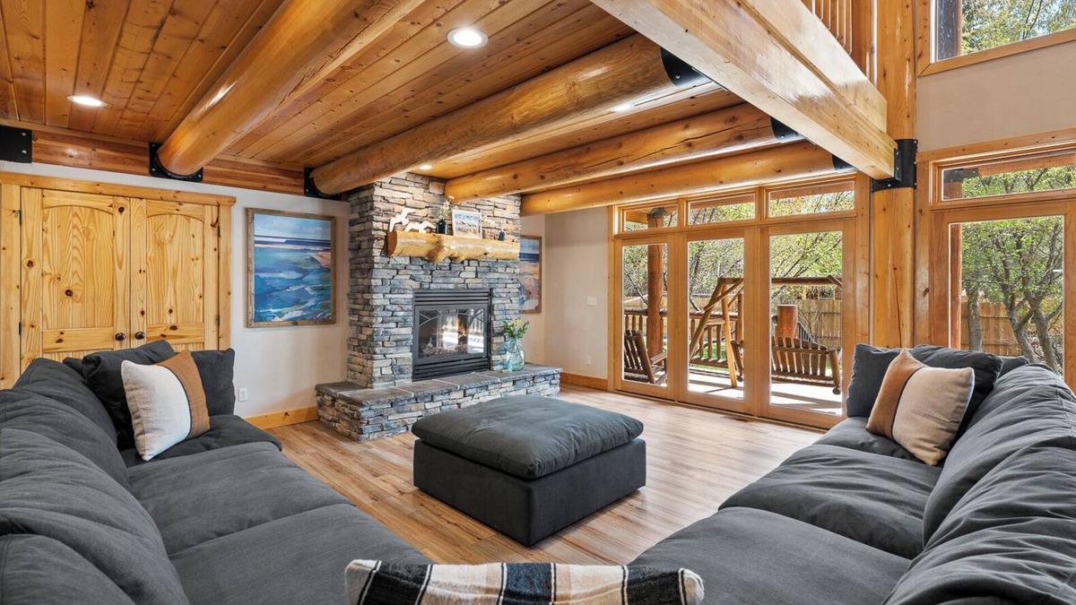 Garden City Cabin | Papa Bear Lodge (Sleeps 52) by Bear Lake Luxury Rentals