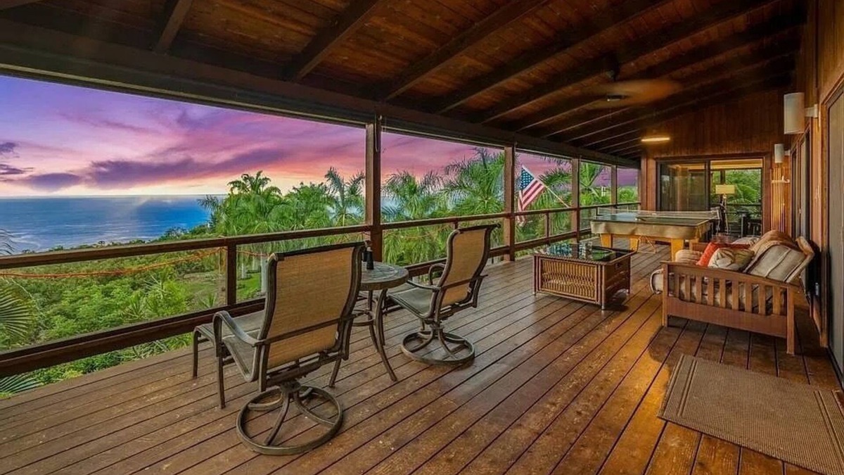 Captain Cook House | Papa Belle 3.5 Acre Estate w/Pool, Spa, Epic Ocean Views, and Orchard