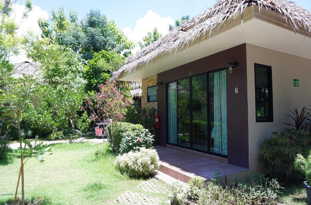 Khuang Pao Resort | Papa's Home And Rabbit Café