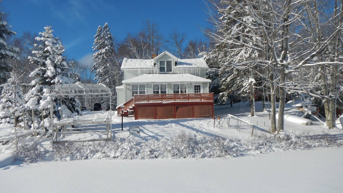 Bryant House | Papa’s Lake House, Quiet Retreat, Main Part Of Greater Bass Lake , Sleeps 12-14