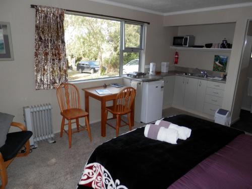 Papatowai Hotel | Papatowai Kereru Cabin