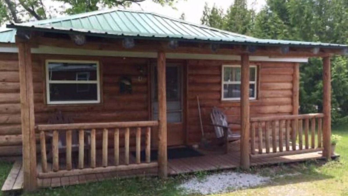 Drummond House | Papins Resort Cabin #4