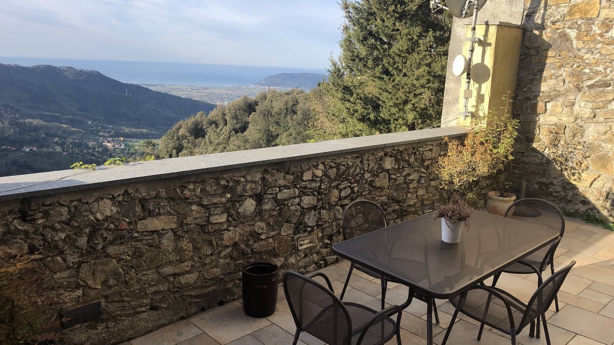 Fosdinovo House | Papiriana the house of the village breathtaking sea view