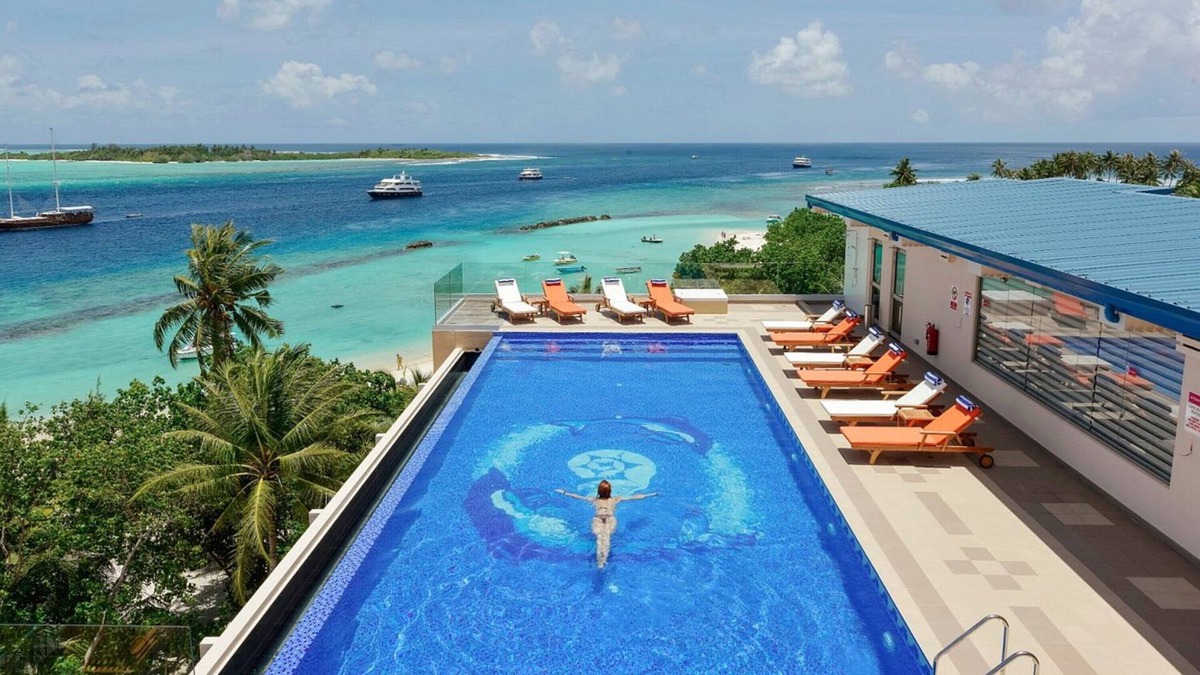 Thulusdhoo Island Resort | Paradise 4* Hotel - Rooftop Pool - Gardenview Room