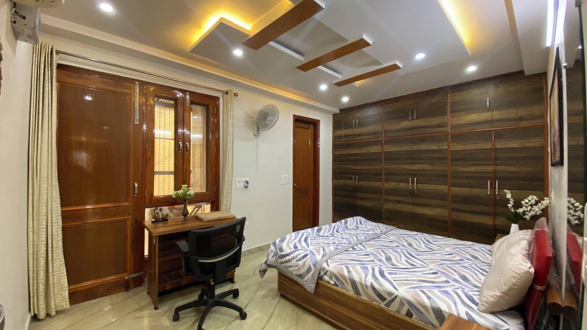 Janakpuri Apartment | Paradise 4BHK Apartment Terrace, AC, WIFI, Metro, Events