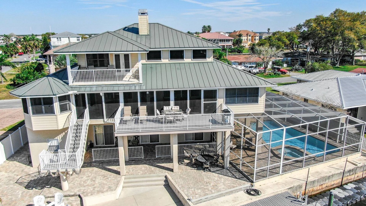 Spring Hill House | Paradise at it's finest , gulf front, heated Pool/Jacuzzi/kayaks/bicycles .