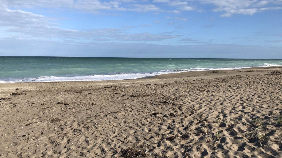 Fort Pierce Condo | PARADISE AWAITS! LOVELY GROUND FLOOR UNIT! RESORT AMENITIES! 5-STARS!