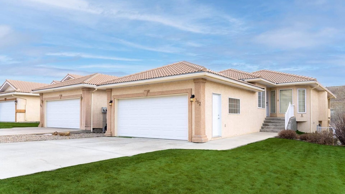 Lethbridge Condo | Paradise Canyon Golf Resort - Signature Walkout Condo 382