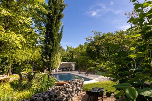 Kras Villa | Paradise City