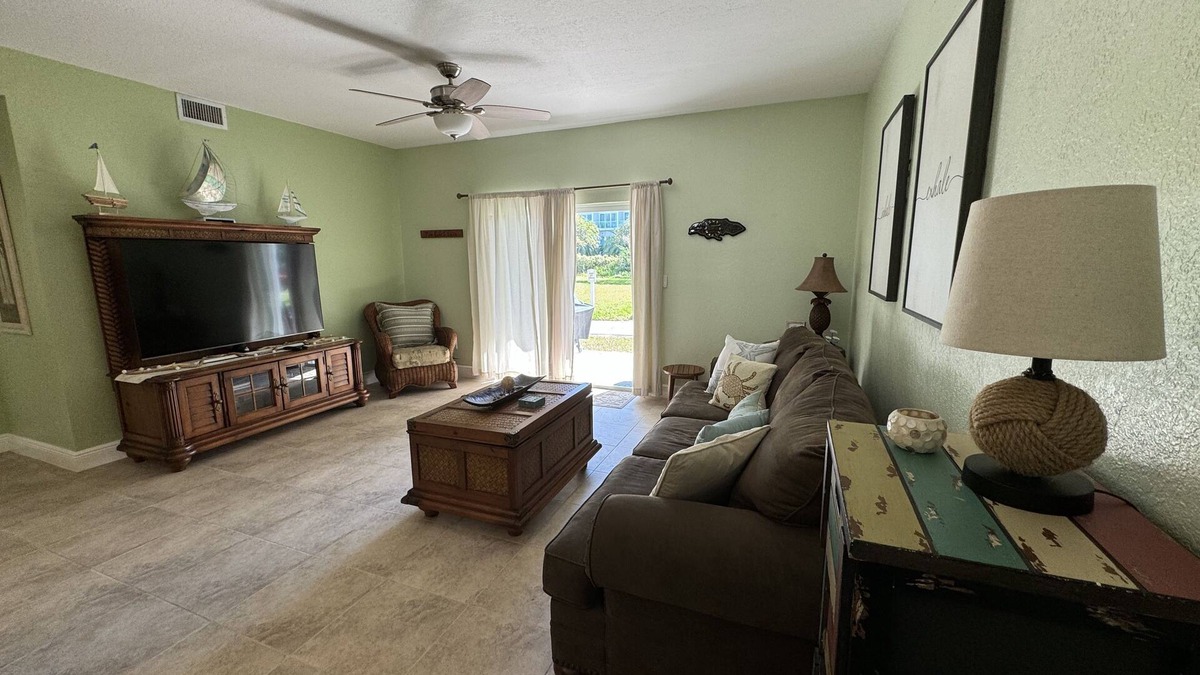 Bimini Islands Condo | Paradise Found! Cozy 2-bedroom condo with AC and WiFi in fabulous Bimini Bay