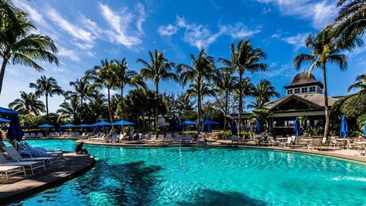 Naples House | PARADISE FOUND! NOW BOOKING FOR 2026!