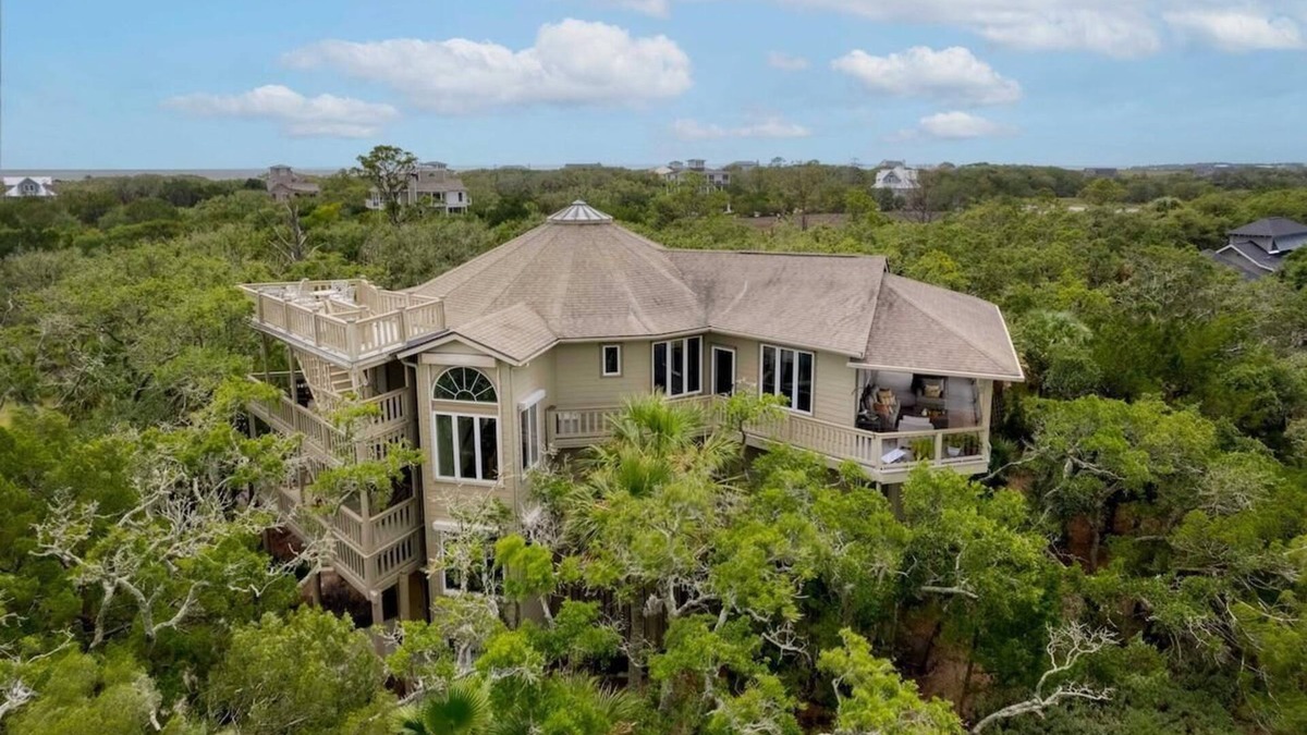 Jeremy Cay House | Paradise Found- Stunning Ocean views + Unique Home