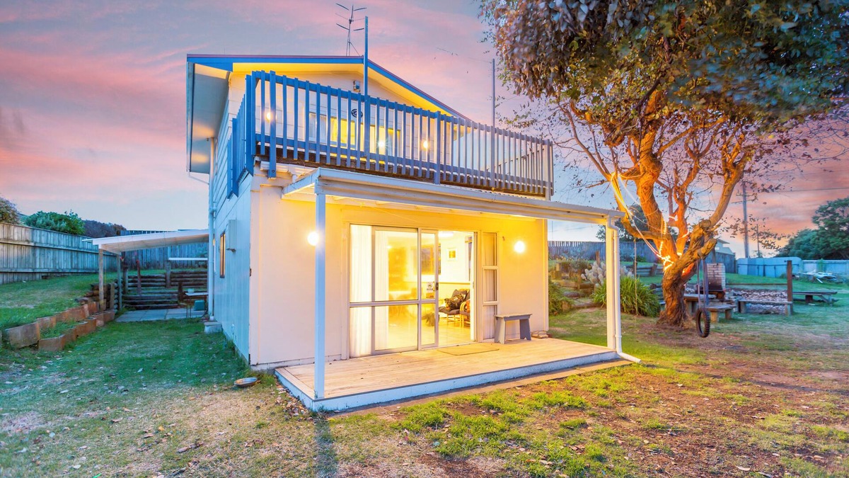 Waikawa Beach House | Paradise in Waikawa Beach - Family and pet friendly - Home away from Home
