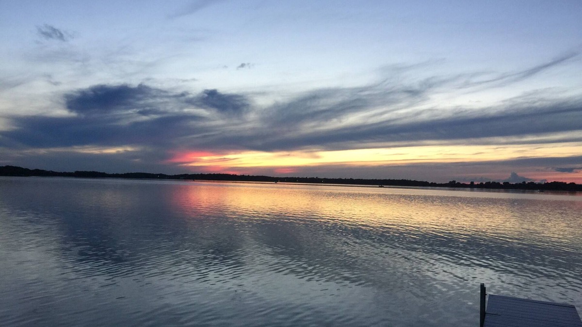 Atwater Cabin | Paradise on Diamond, includes hot tub, guest house & game room