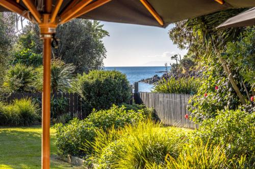 Palm Beach House | Paradise on Palm - Stay Waiheke