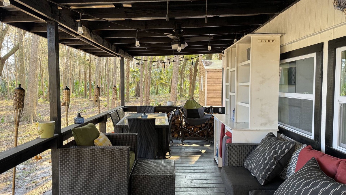 Citrus Springs Cabin | Paradise Palms on Rainbow Ranch