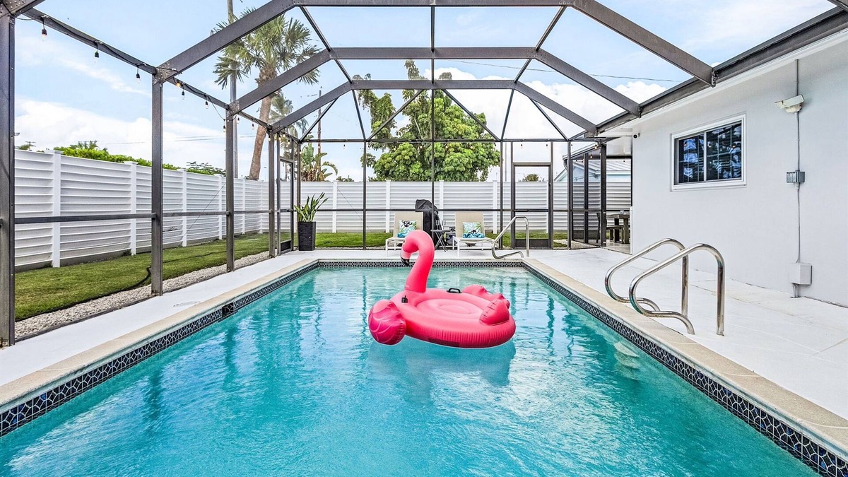 Lake Park House | Paradise Pool House for 6/Chefs Kitchen/BBQ/Nr Beach/5thAve